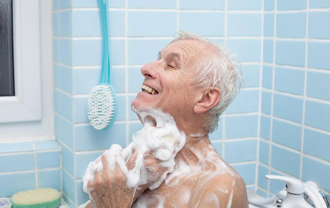 Walk bathtubs for seniors – Things you should know